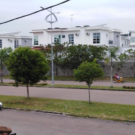d KAMAR Homestay @Desaru Kangkar Chemaran Bagian luar foto