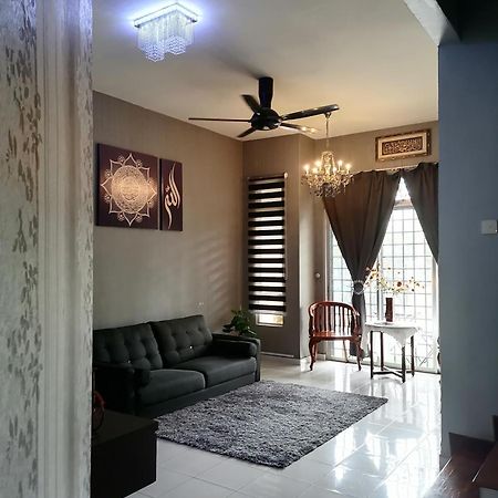 d KAMAR Homestay @Desaru Kangkar Chemaran Bagian luar foto