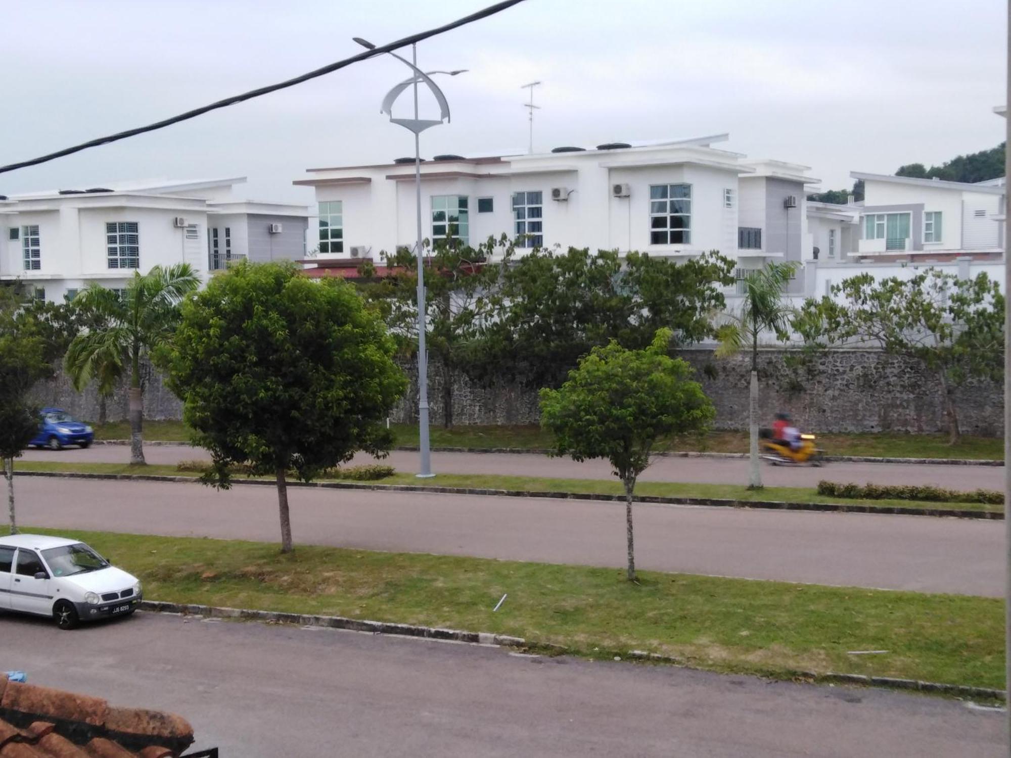 d KAMAR Homestay @Desaru Kangkar Chemaran Bagian luar foto